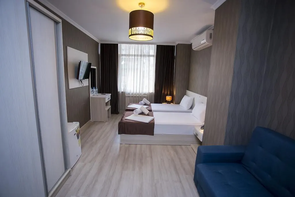 Hotel & Cafe Batus