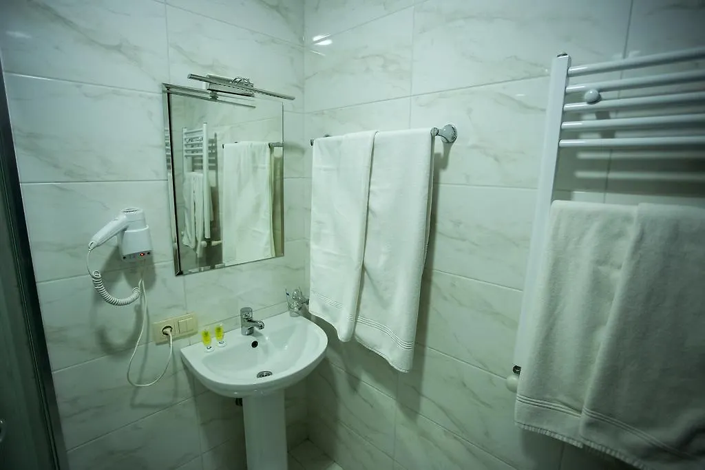 Hotel & Cafe Batus 3*, Batumi
