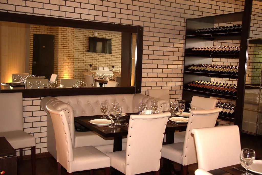Hotel & Cafe Batus